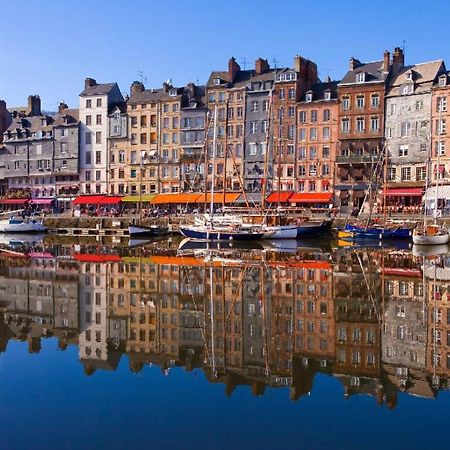 Chambre D'Hotes Du Carre Des Arts Honfleur Exteriér fotografie