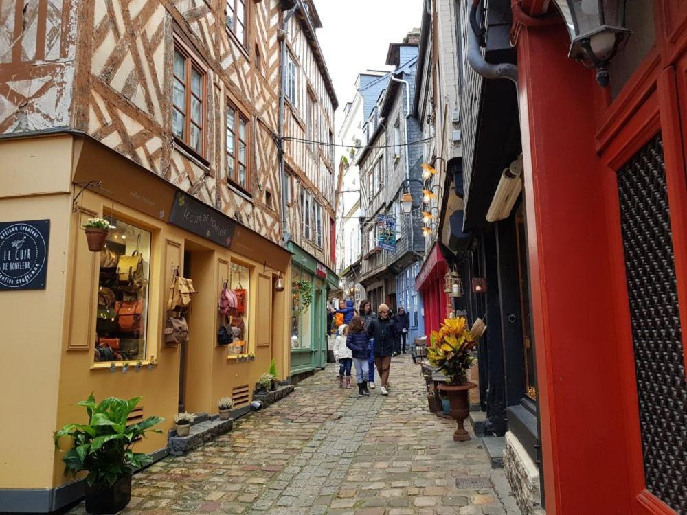 Chambre D'Hotes Du Carre Des Arts Honfleur Exteriér fotografie